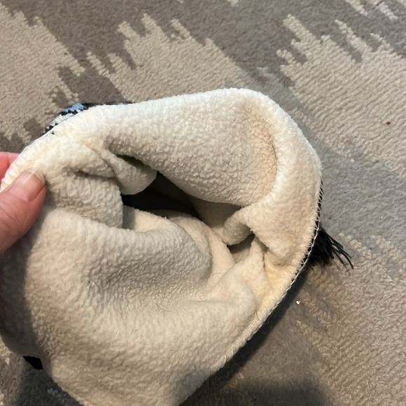 Grey wool, winter hat with fleece lining, one size and unisex with front ties - Picture 9 of 10